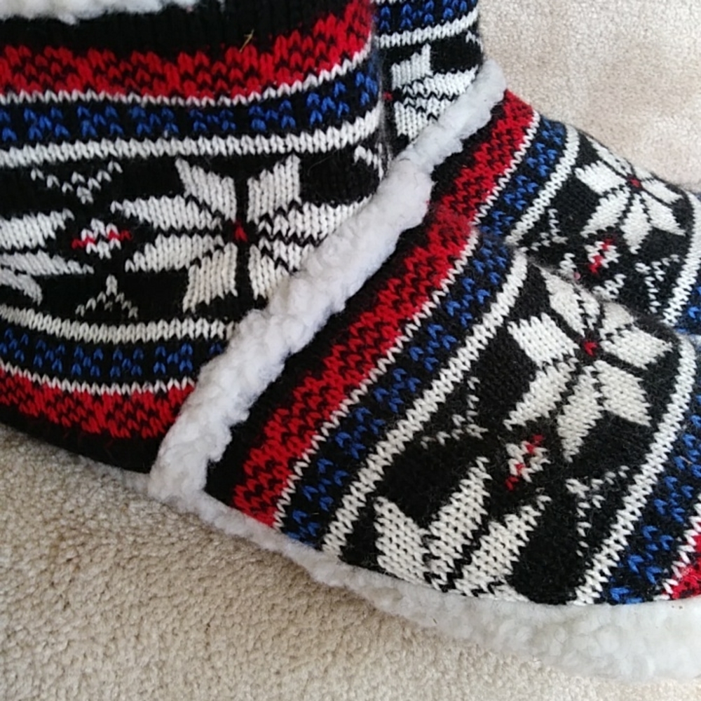 Fair Isle Faux Sherpa Bootie Snowflake Slippers XL Red White Blue Black - Picture 2 of 11